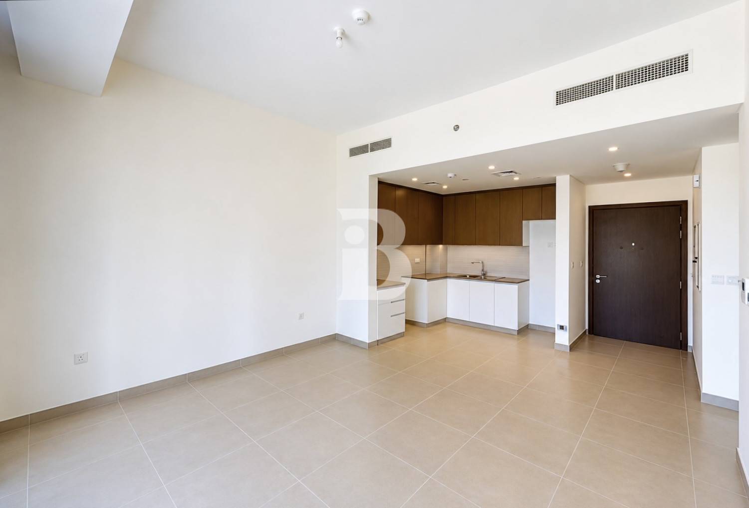 Multiple cheques | Spacious | Vacant
