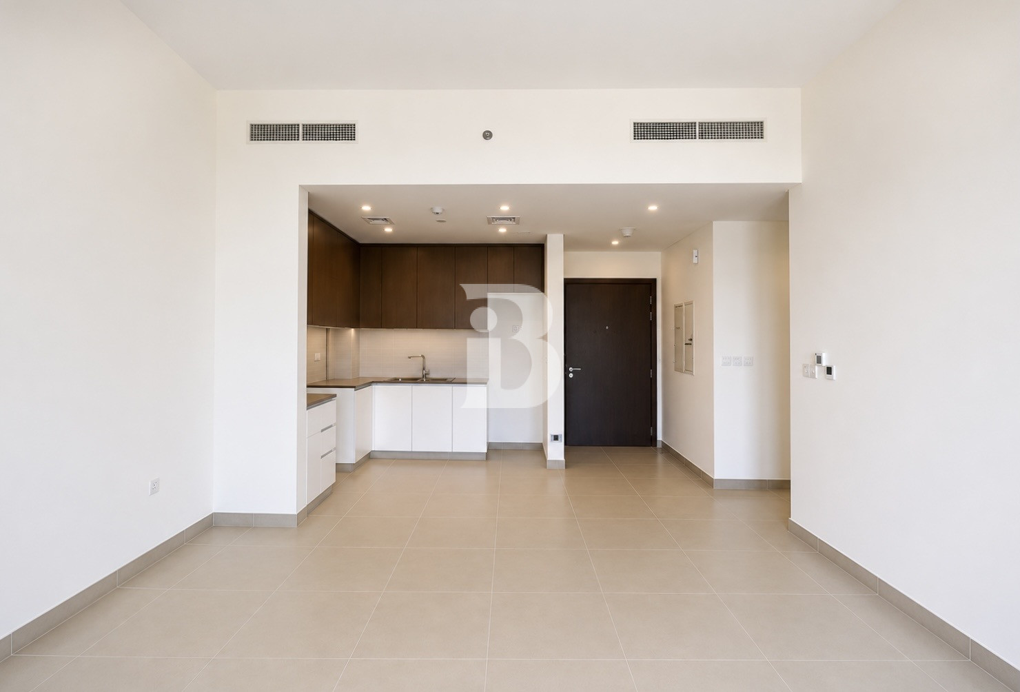 Multiple cheques | Spacious | Vacant