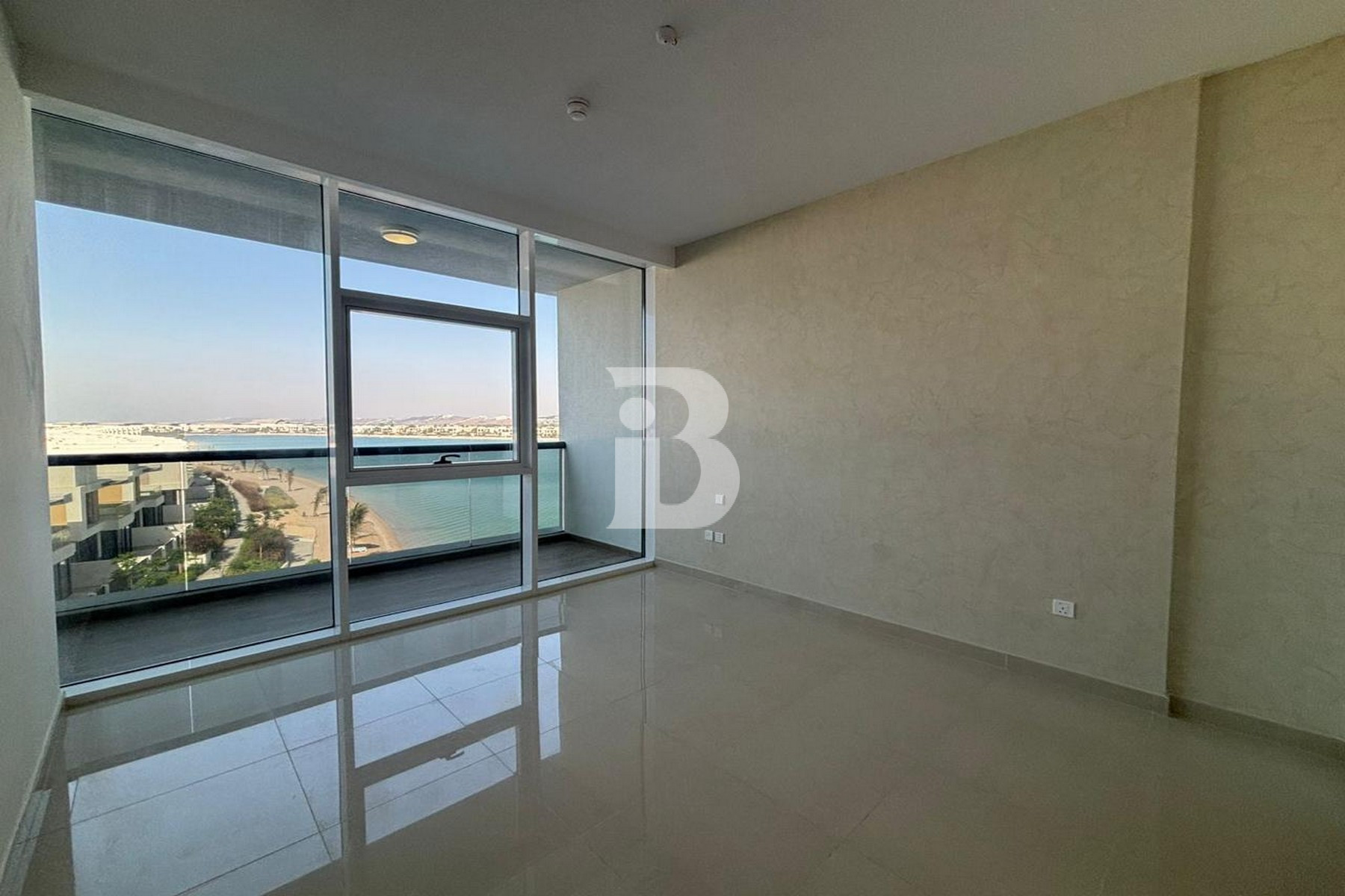 Full Lagoon View | Lower Floor | Unfurnished 2