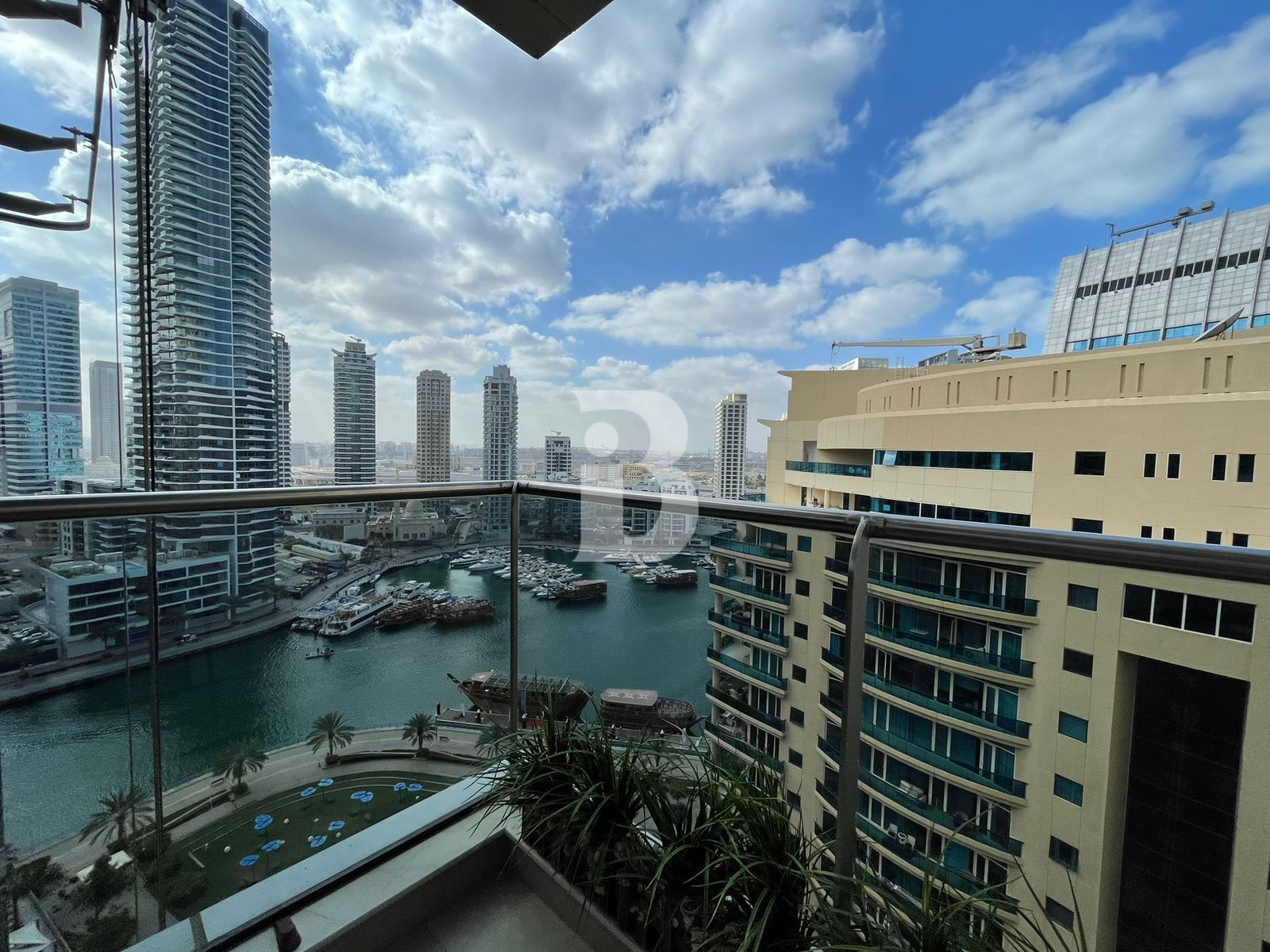 TOP FLOOR|MARINA &amp; SEA VIEW| UPGRADED