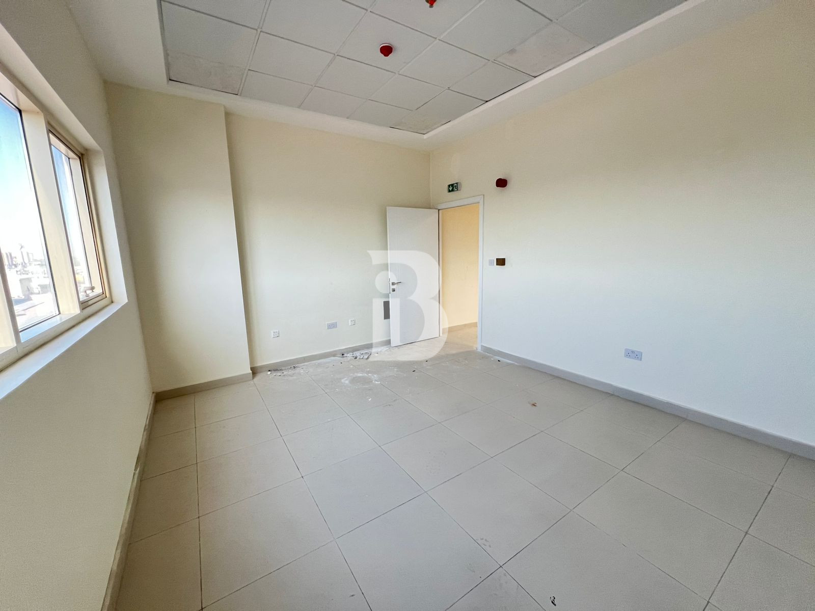 100 kW 4842 Sqft brand new warehouse in Jebel Ali