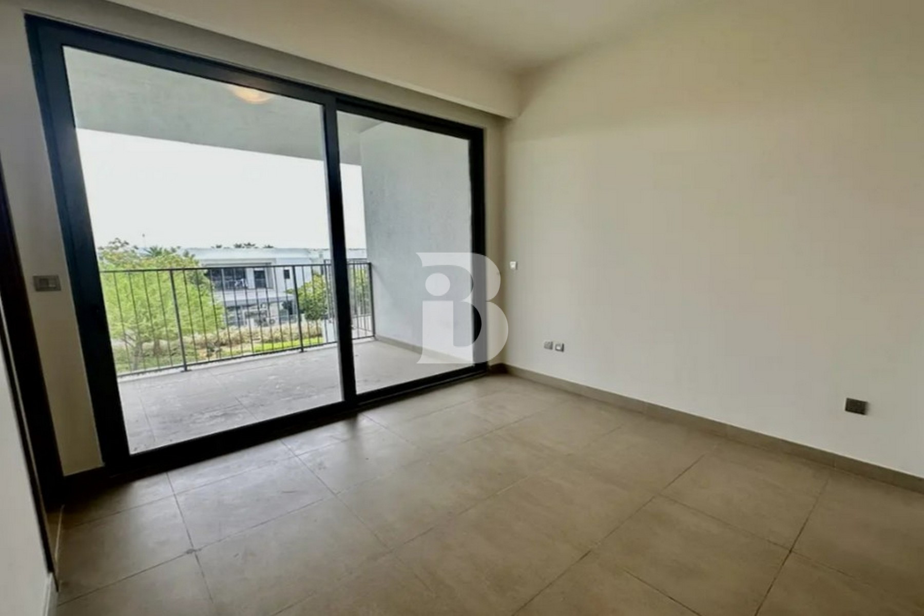 Upgraded E2 Corner | Best Location | Green View