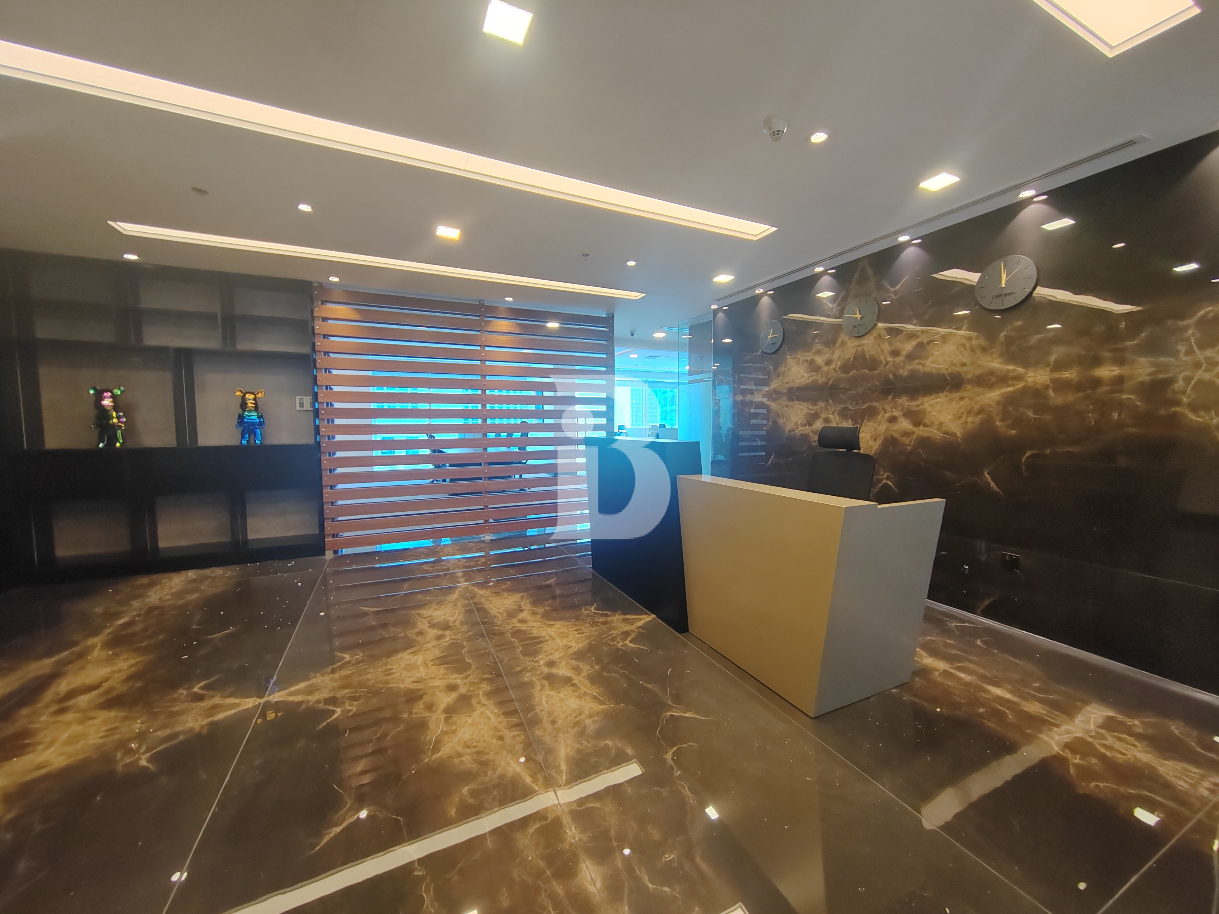 Vacant | Upgraded Brand New Furnished 1