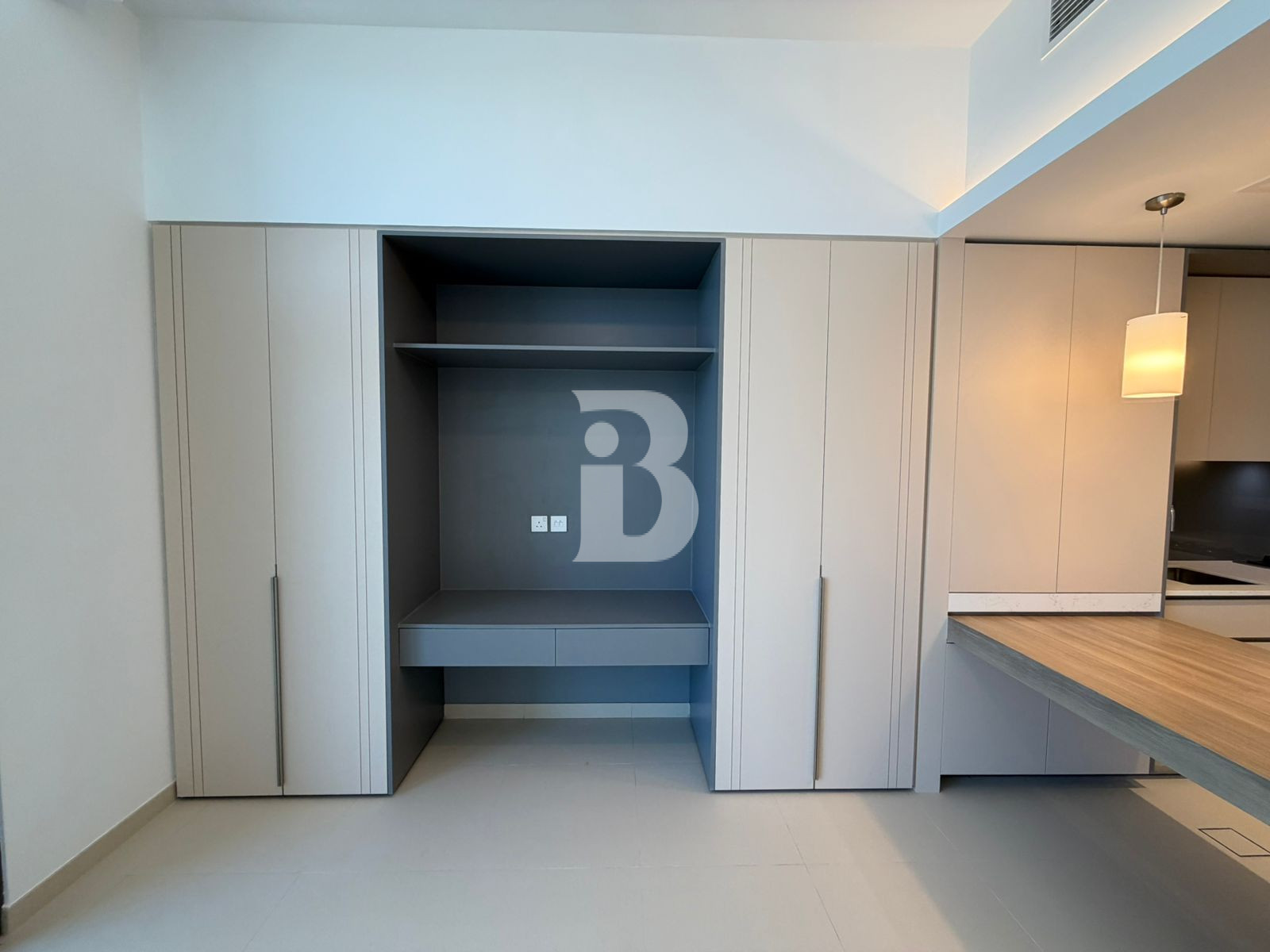 PRIME LOCATION | LUXURY LIVING | SPACIOUS 2