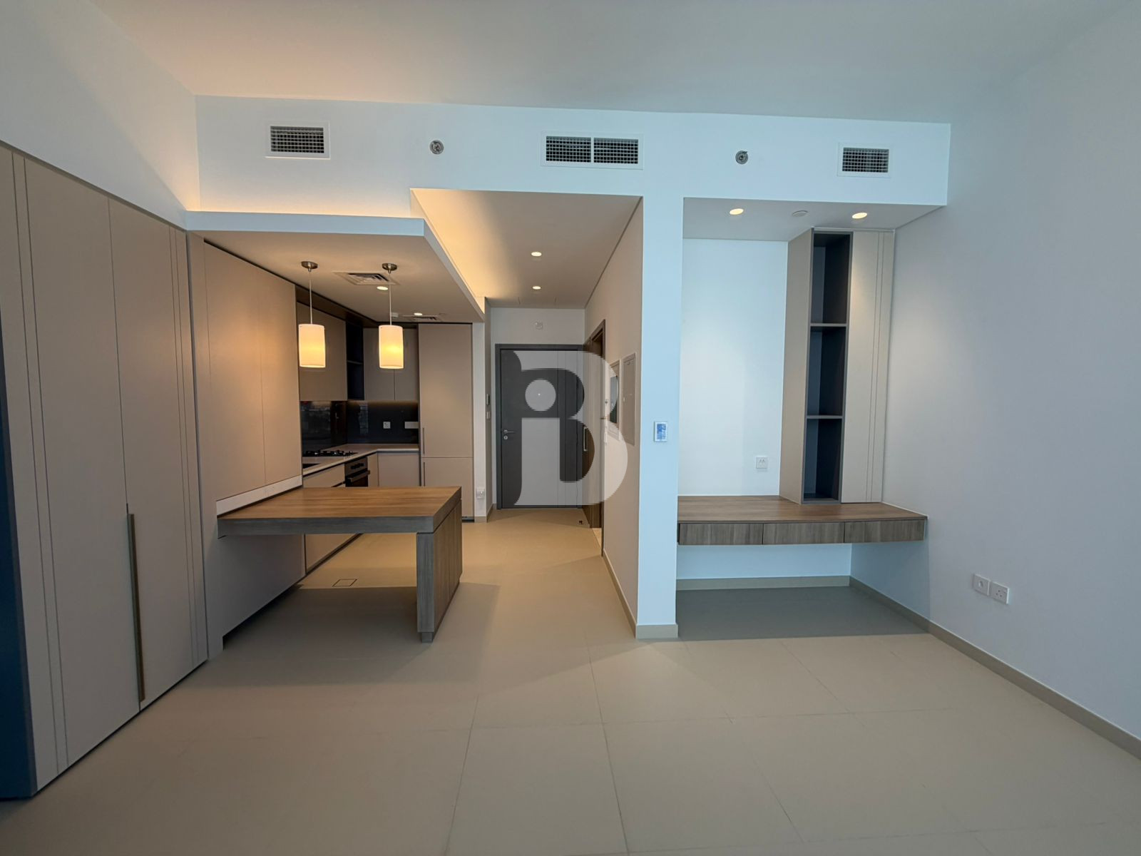 PRIME LOCATION | LUXURY LIVING | SPACIOUS 3