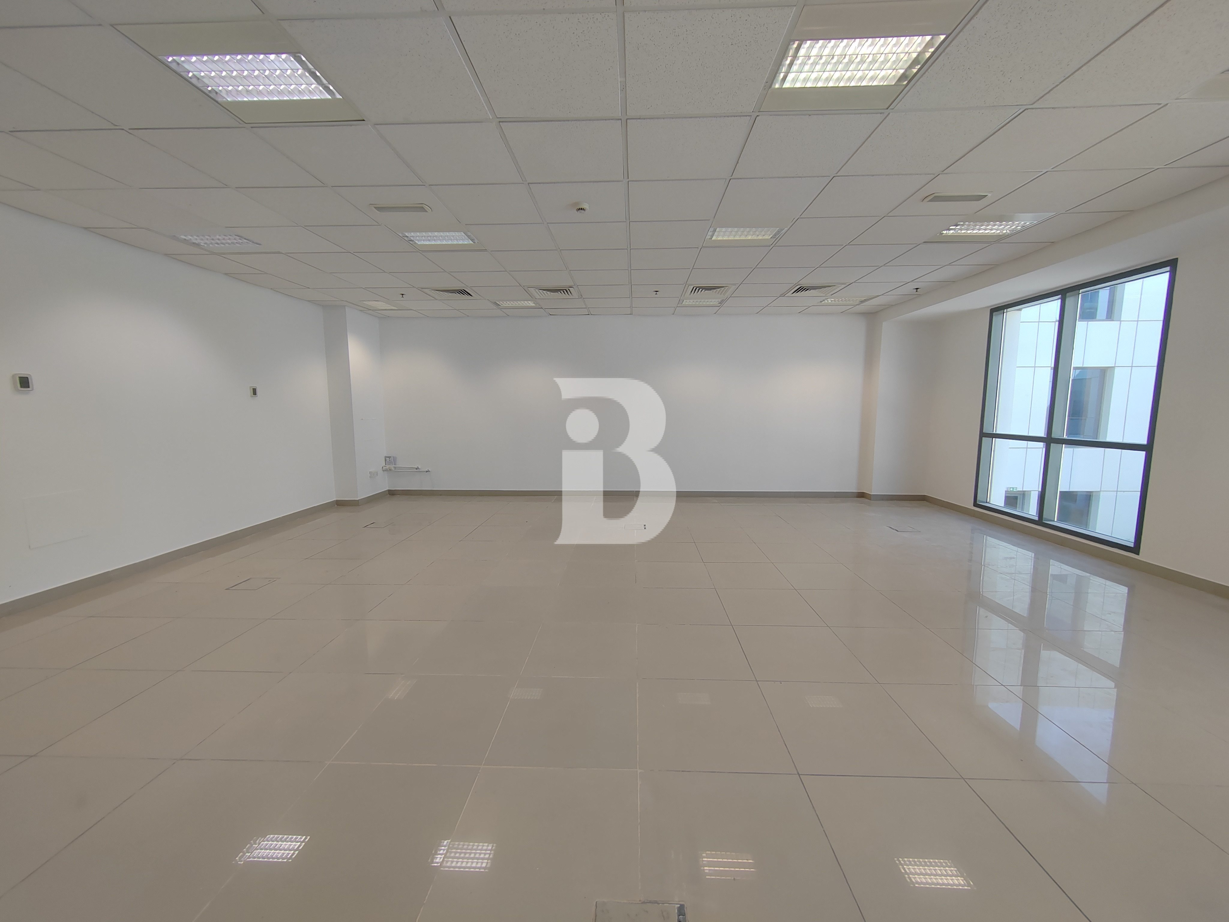 Bills included | Next to metro | Compact unit