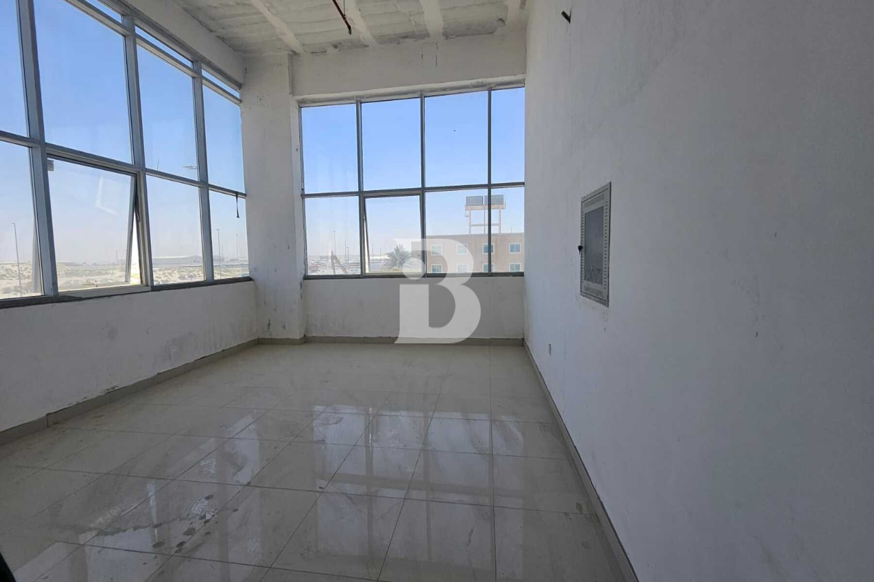 Large Retail Space for Rent | Road Facing