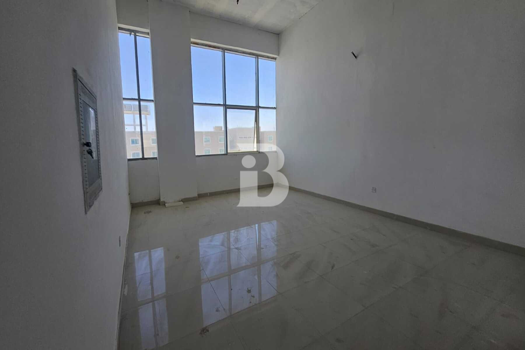 Large Retail Space for Rent | Road Facing