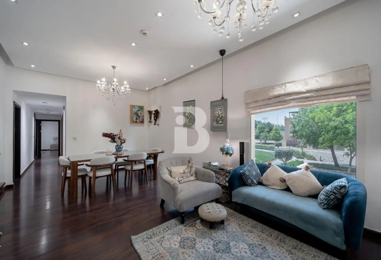 Fully Upgraded | Spacious| Vacant on Transfer