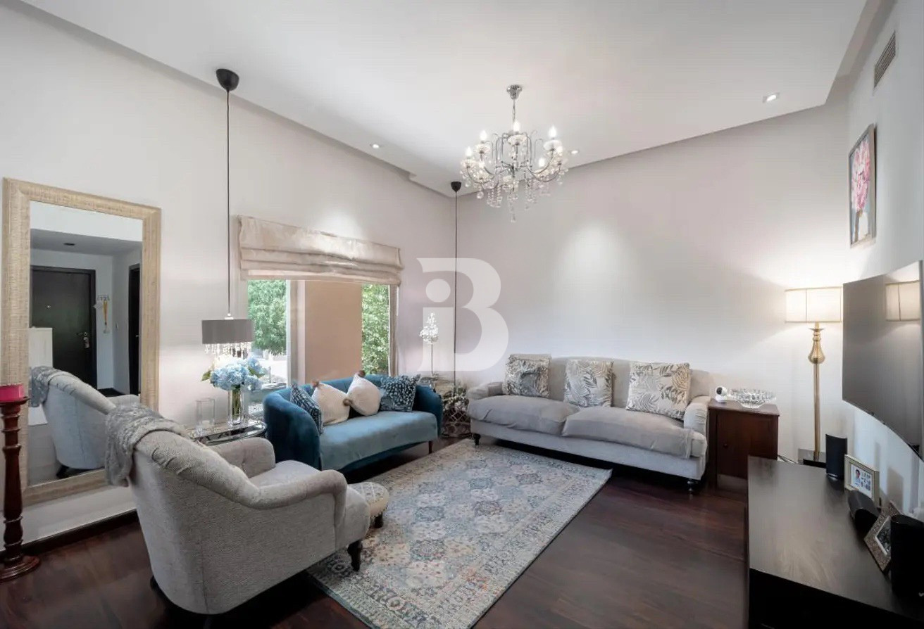 Fully Upgraded | Spacious| Vacant on Transfer