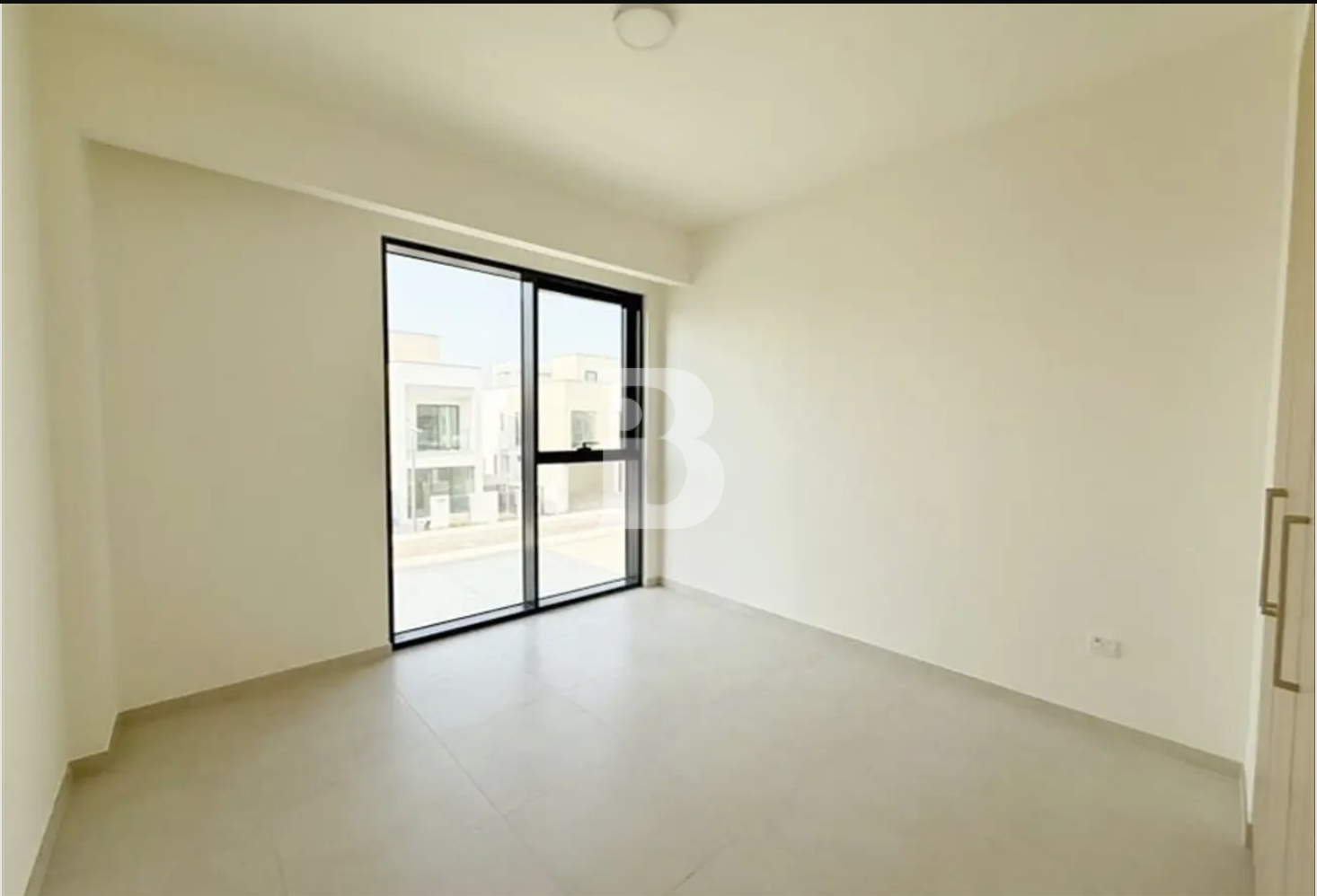 Single Row Standalone Villa | Park Facing | Ready