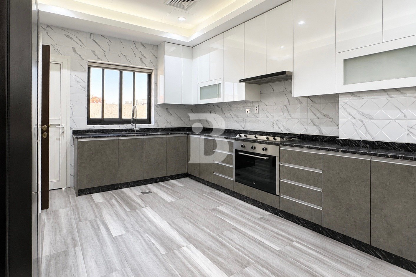 ULTRA LUXURY | CORNER | SINGLE ROW | RARE