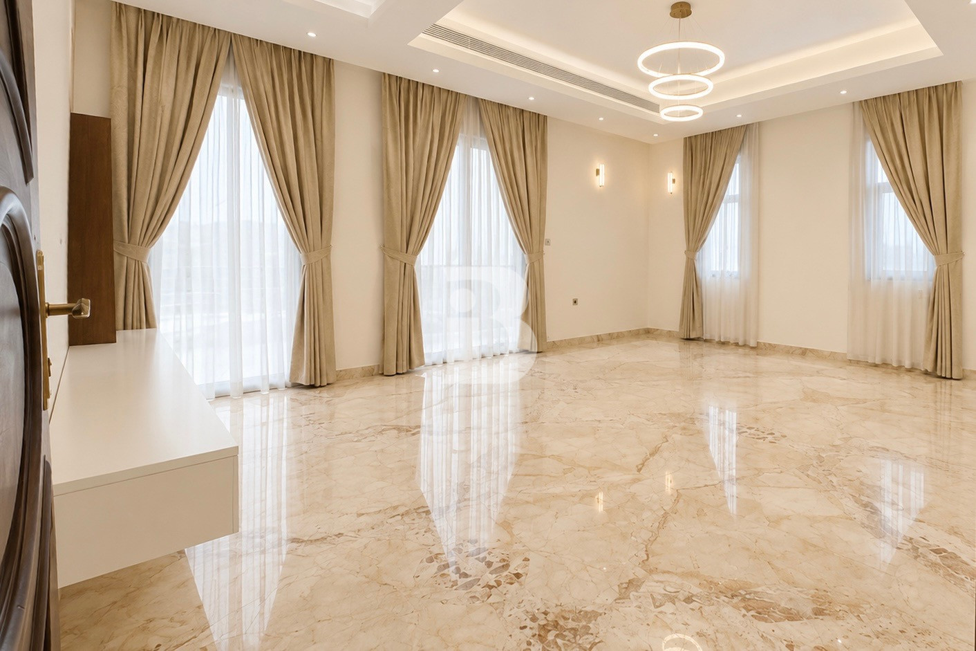 ULTRA LUXURY | CORNER | SINGLE ROW | RARE