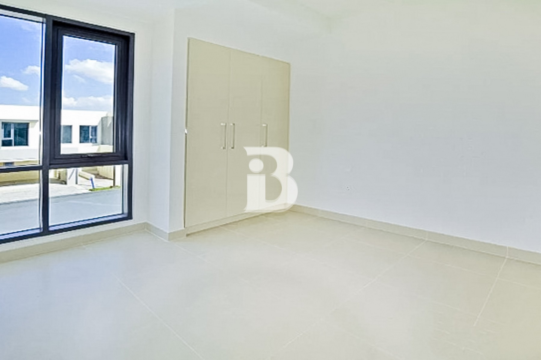 Vacant | Bright | Spacious 4BR 6