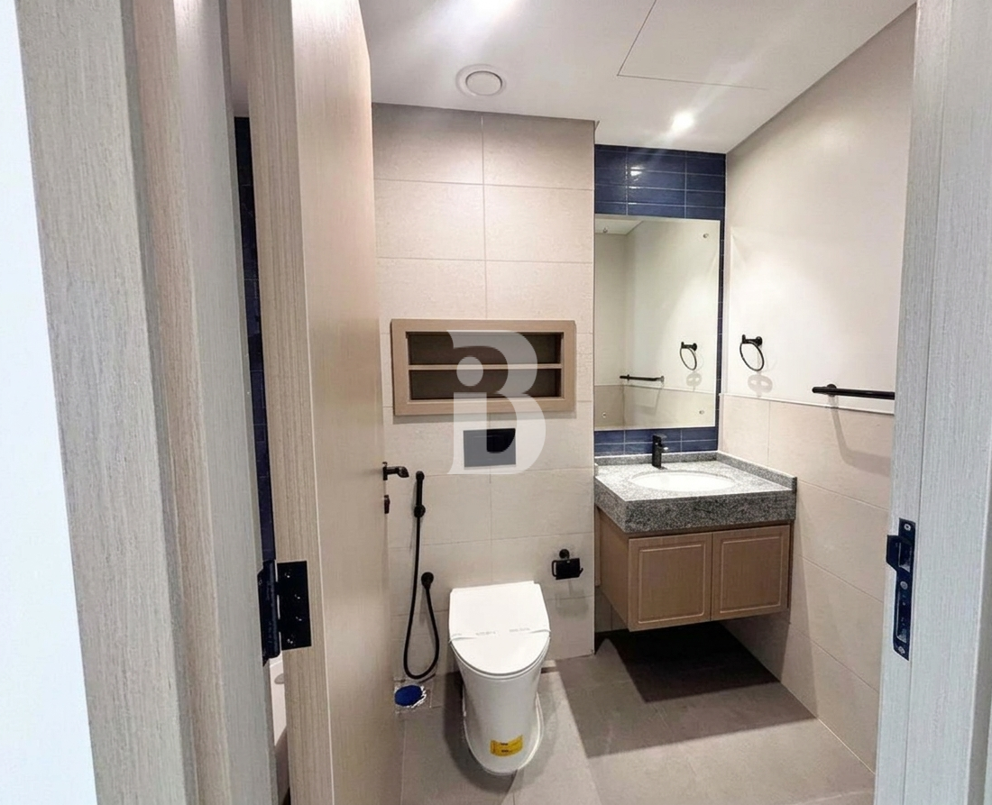RENTED | BRAND NEW | MIDDLE UNIT | MOTIVATED SALE