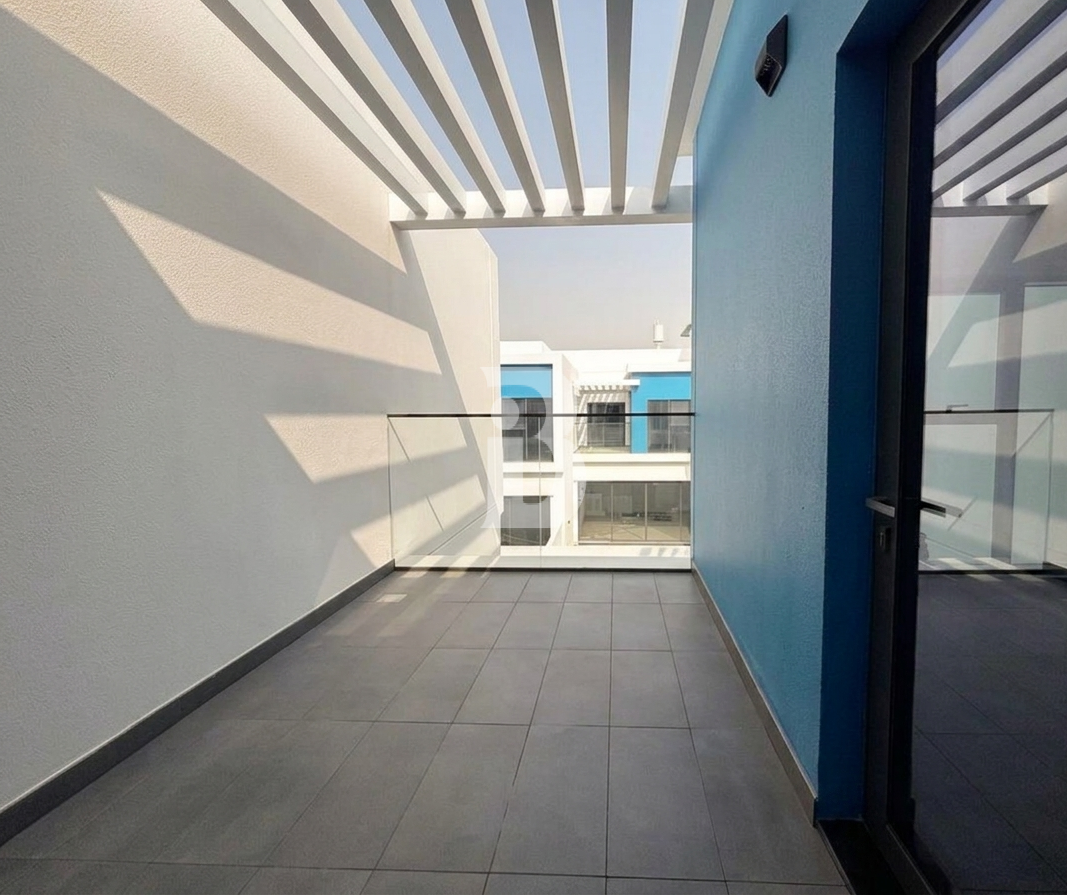 RENTED | BRAND NEW | MIDDLE UNIT | MOTIVATED SALE