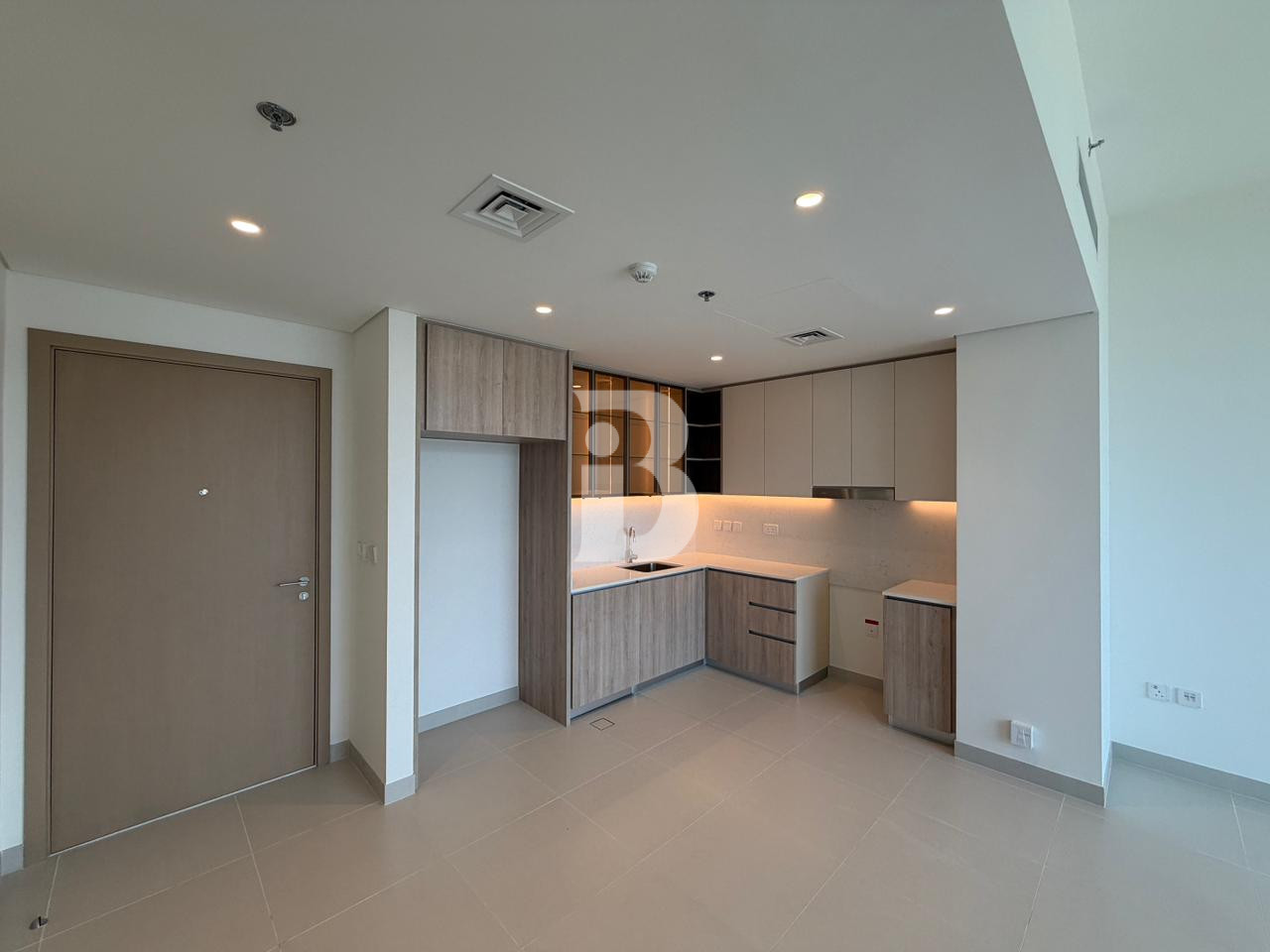 Prime Location | Lower ground | Pool view