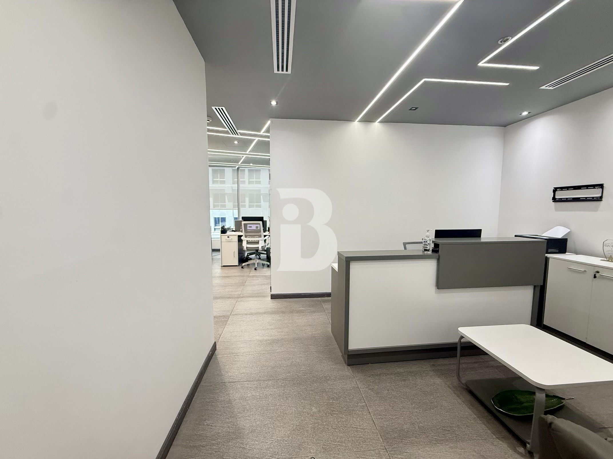 FULLY FURNISHED| GRADE A TOWER| VACANT|MODERN