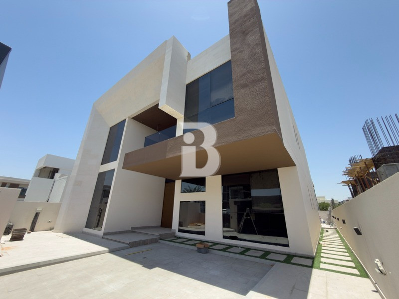 Pool | Separate Majlis Entrance| Ready to Move
