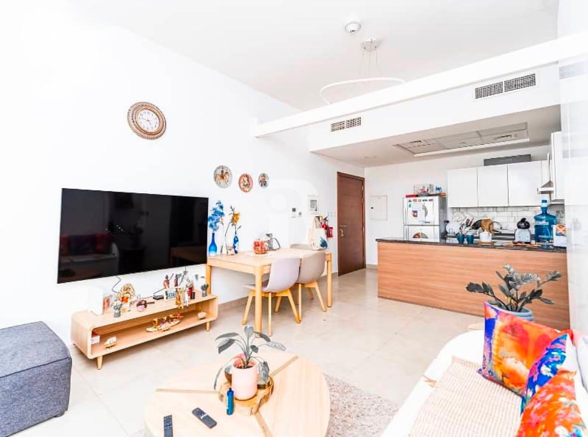 FURNISHED | SPACIOUS | GREAT DEAL | POOL VIEW