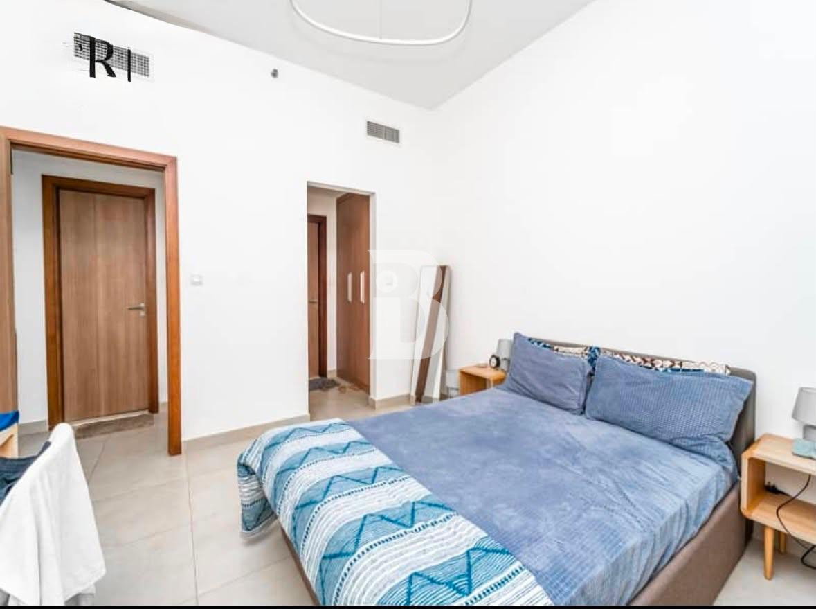 FURNISHED | SPACIOUS | GREAT DEAL | POOL VIEW 8