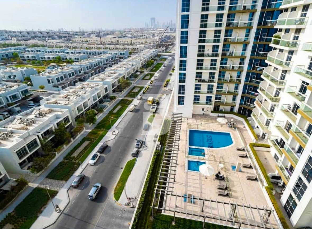 FURNISHED | SPACIOUS | GREAT DEAL | POOL VIEW 13