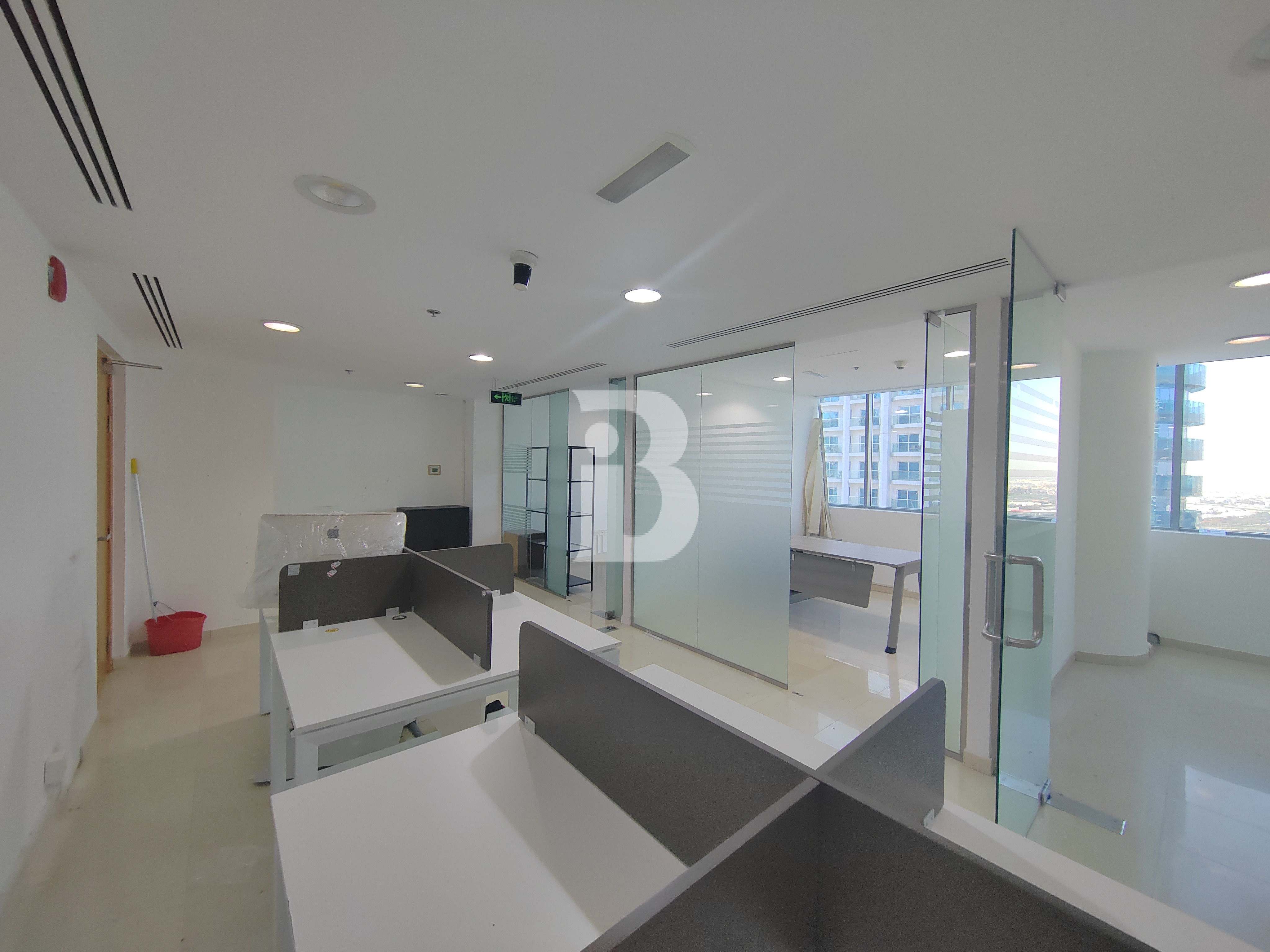Vacant | Fitted office | Less traffic