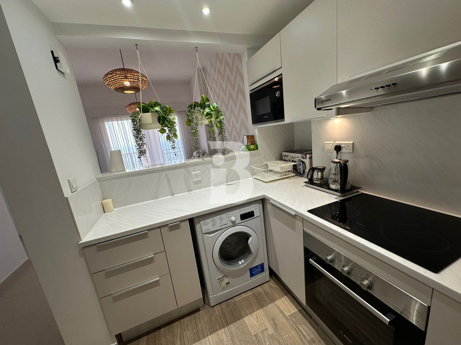 Furnished & Upgraded 1BR | Sea View