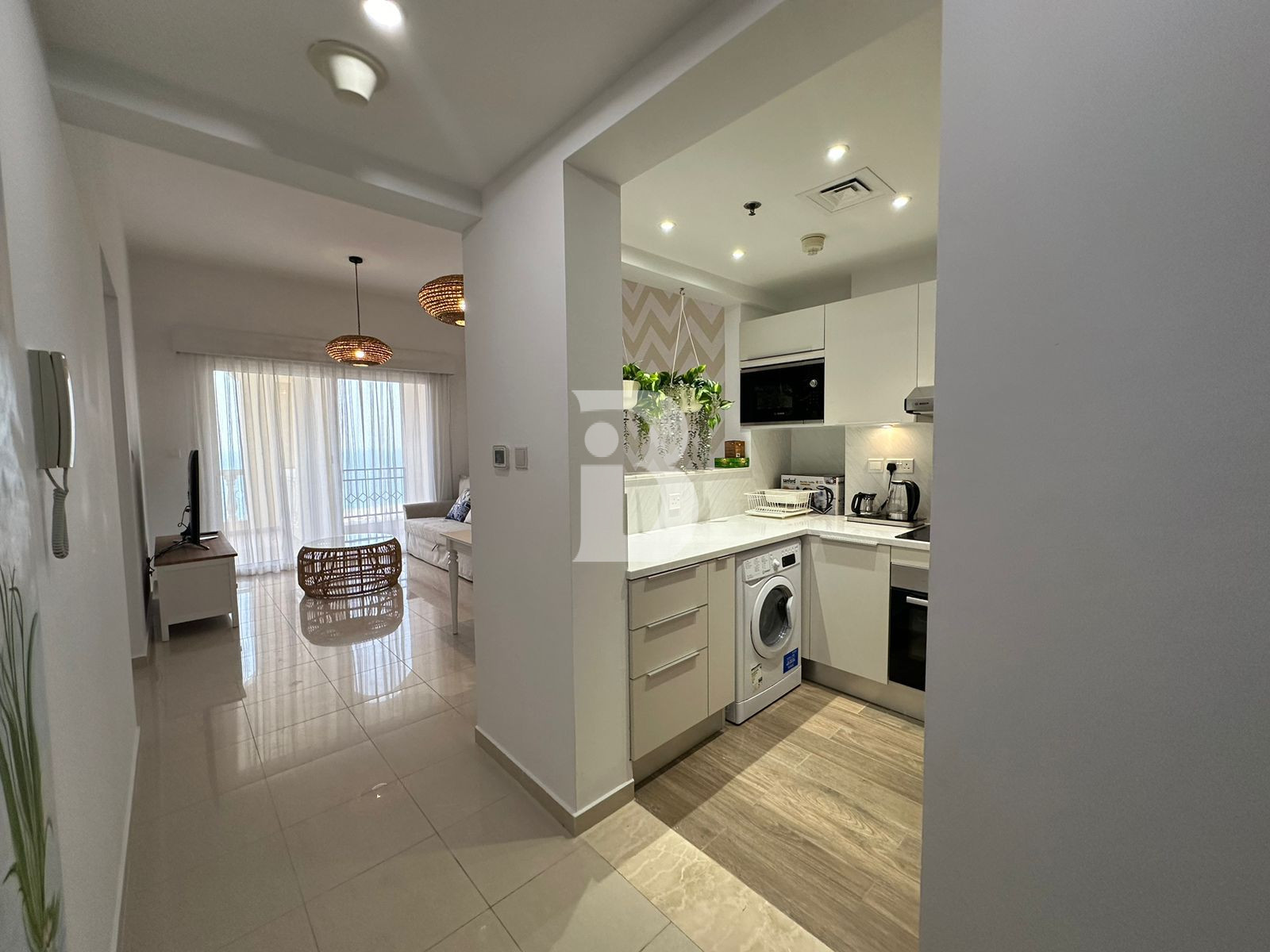 Furnished & Upgraded 1BR | Sea View
