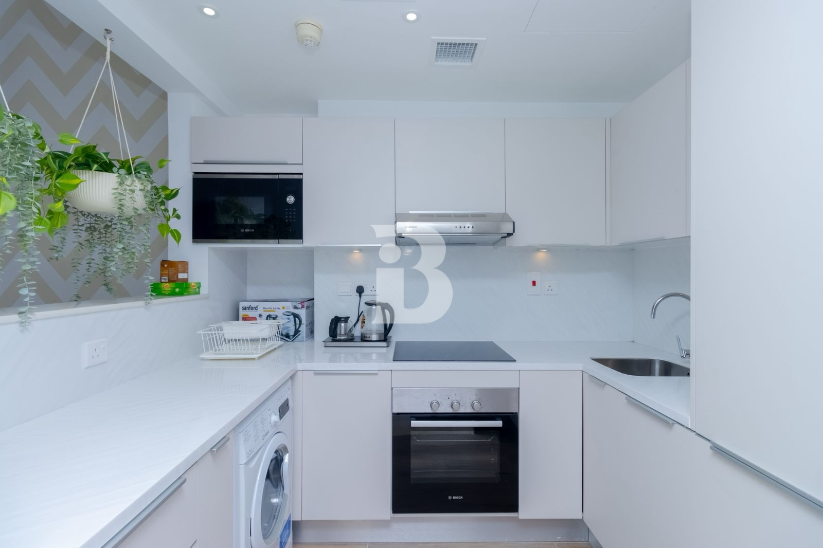 Furnished & Upgraded 1BR | Sea View