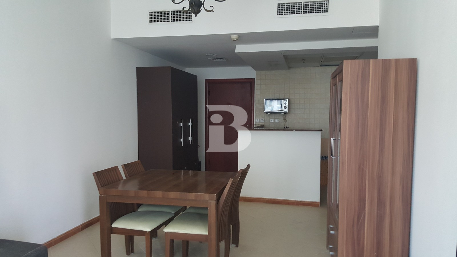 Vacant 1 Bedroom | Chiller Free Apartment 2