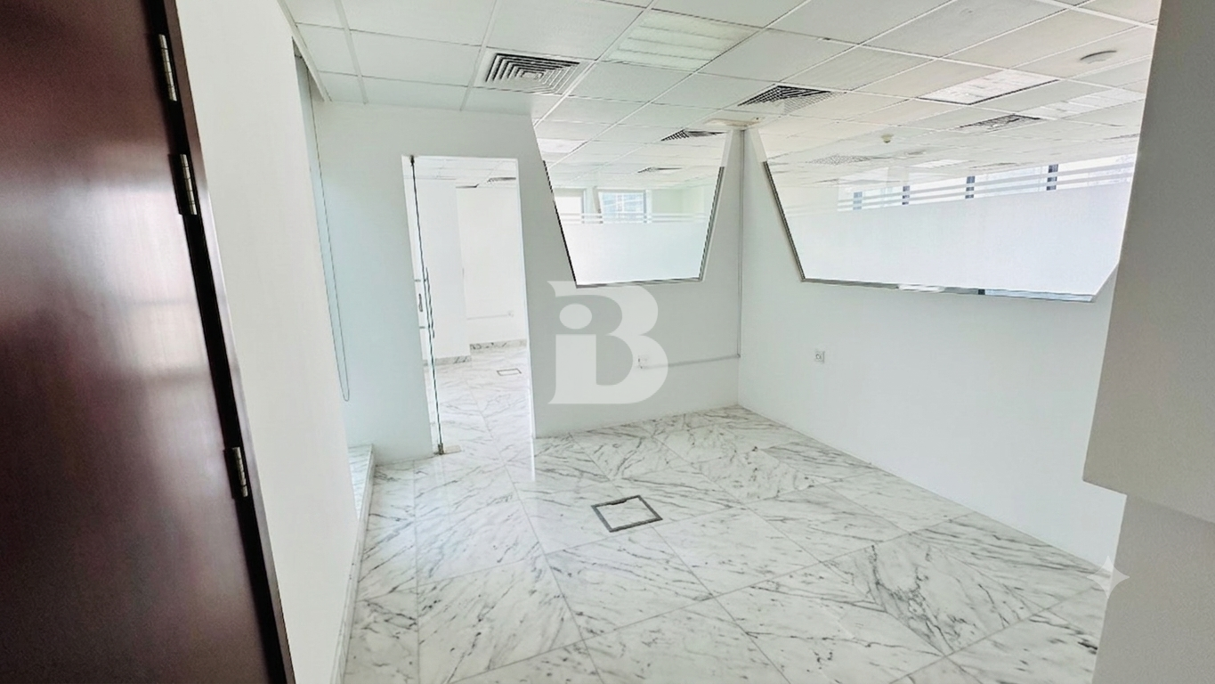SPACIOUS OFFICE | HIGH FLOOR | READY TO MOVE IN