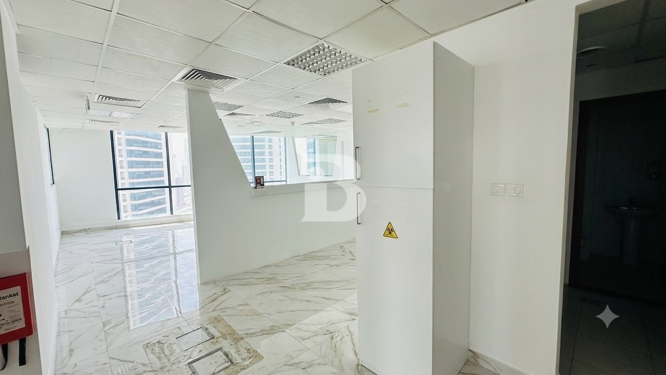 SPACIOUS OFFICE | HIGH FLOOR | READY TO MOVE IN