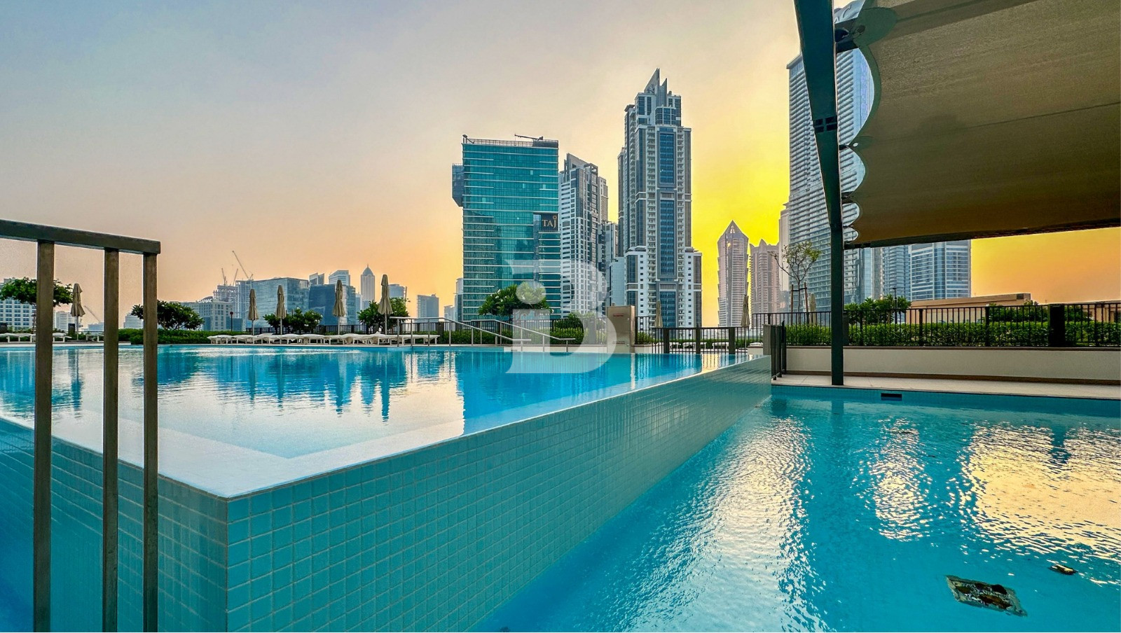Luxury 3-Bedroom|  Burj Khalifa View | High Floor 13