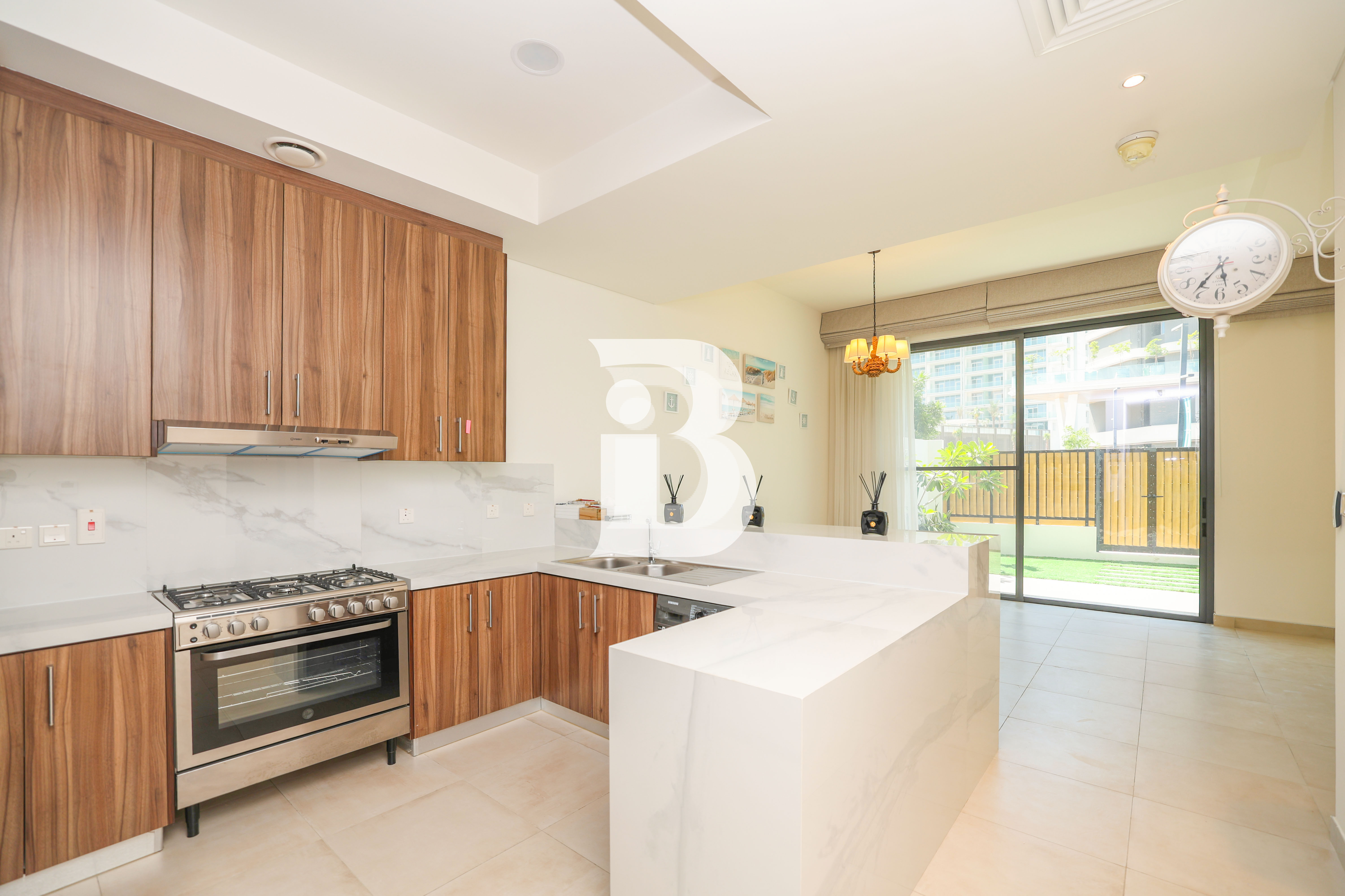 Luxury Stylish 2BR 2 Living Rooms + Maids Room Ready