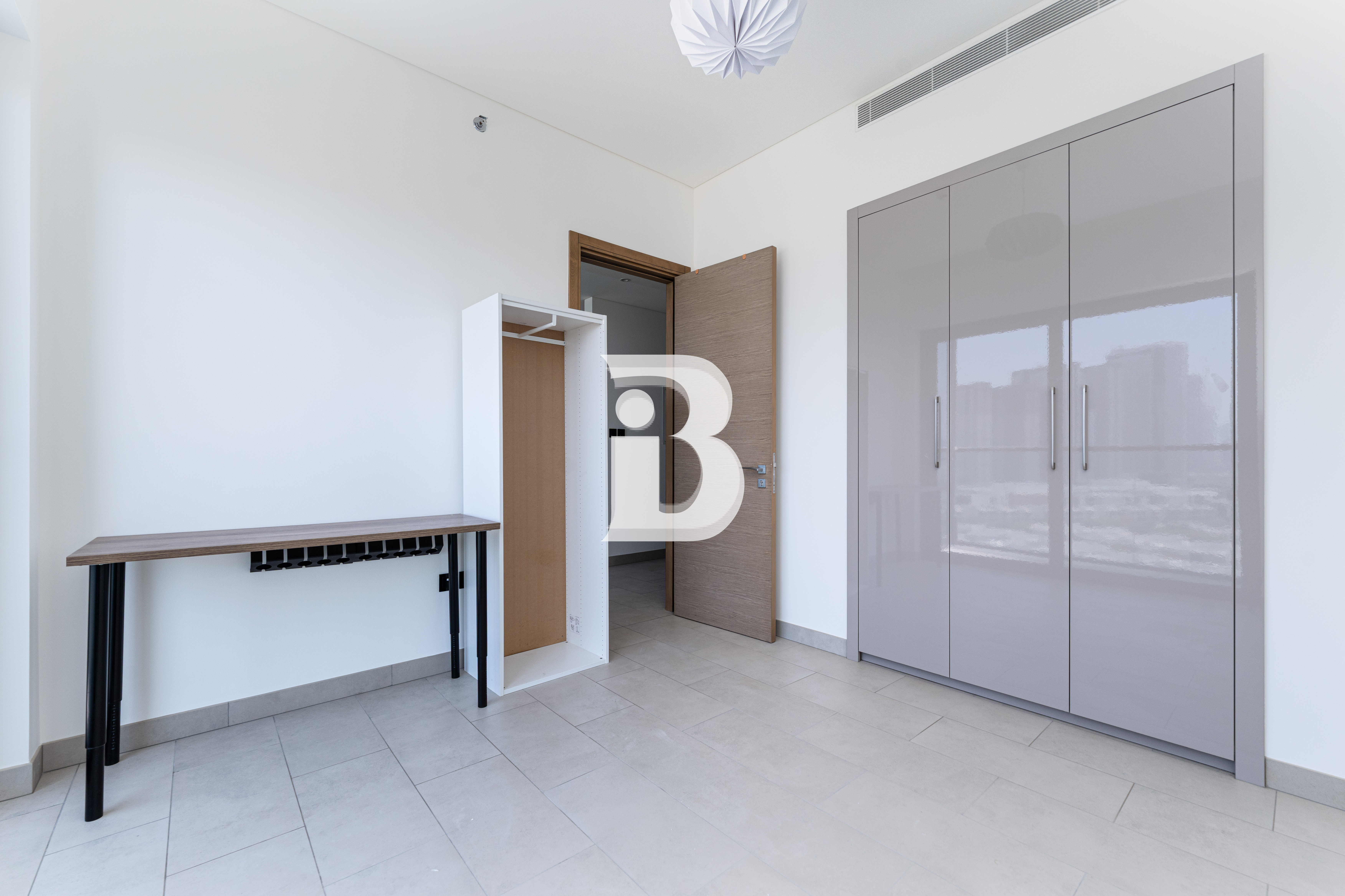 Offer Price| Semi Furnished| Dubai Skyline view