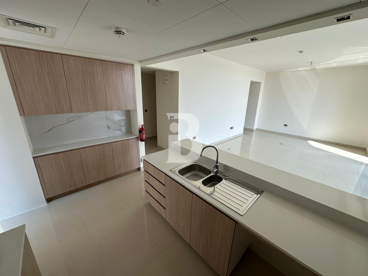 Spacious 2 Br + Maid | Corner Unit | Stunning Coastal Views