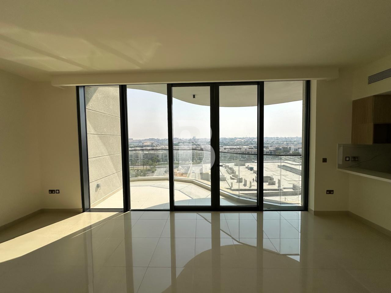 Spacious 2 Br + Maid | Corner Unit | Stunning Coastal Views