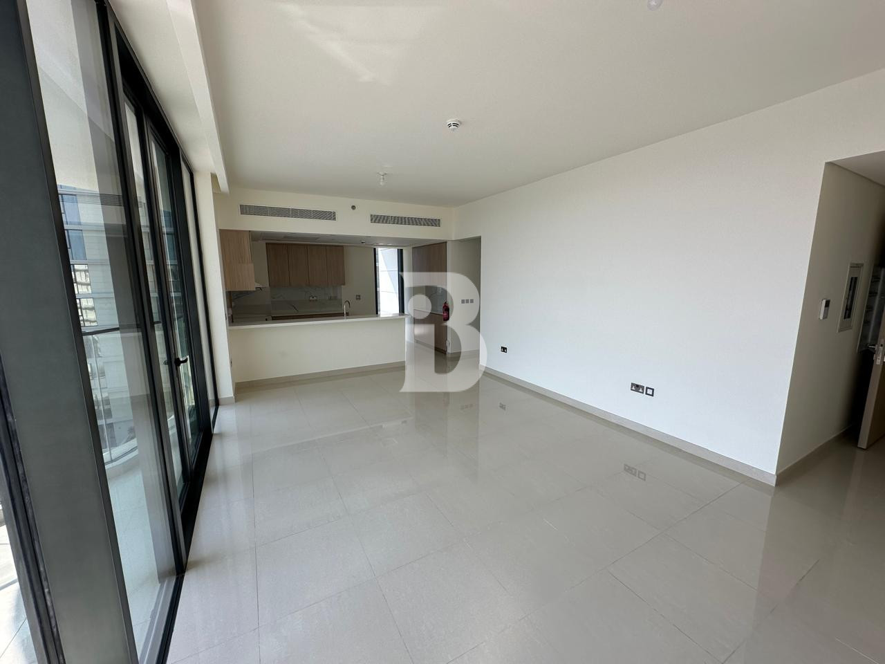 Spacious 2 Br + Maid | Corner Unit | Stunning Coastal Views