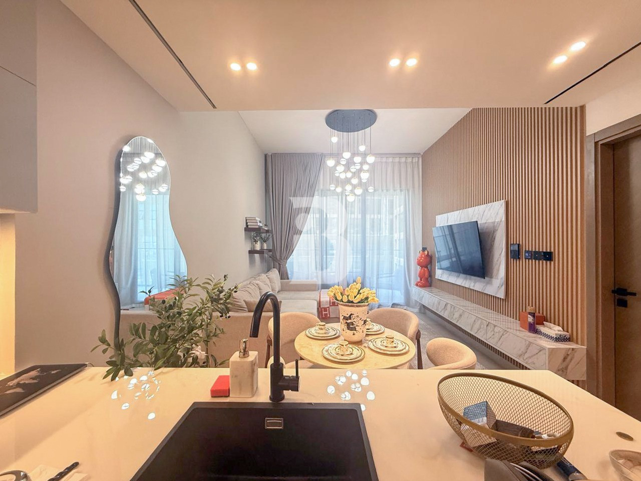 BURJ AND CANAL VIEW | FURNISHED | READY TO MOVE IN