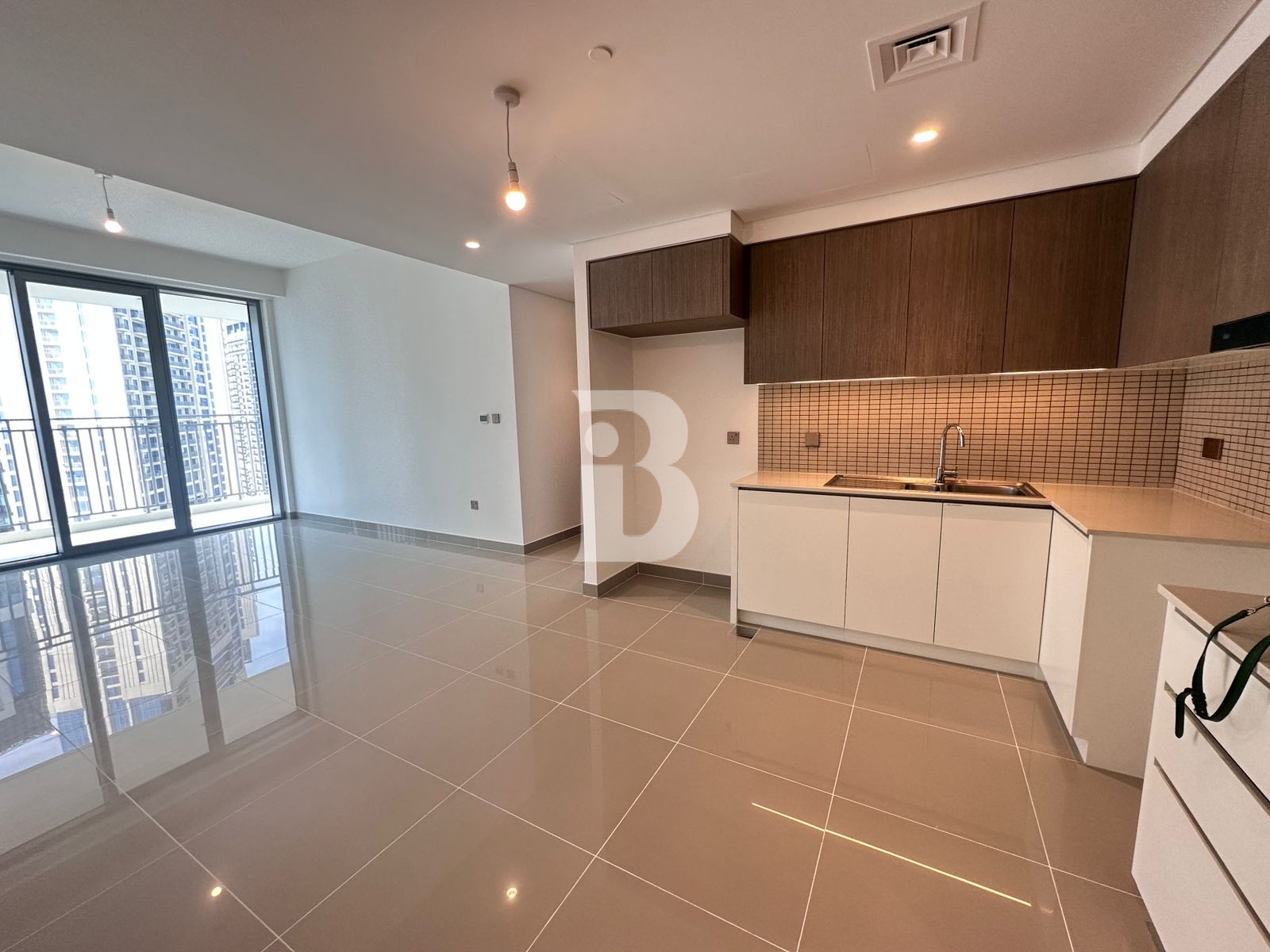 PARK & PARTIAL SEA VIEW | VOT | HIGH FLOOR