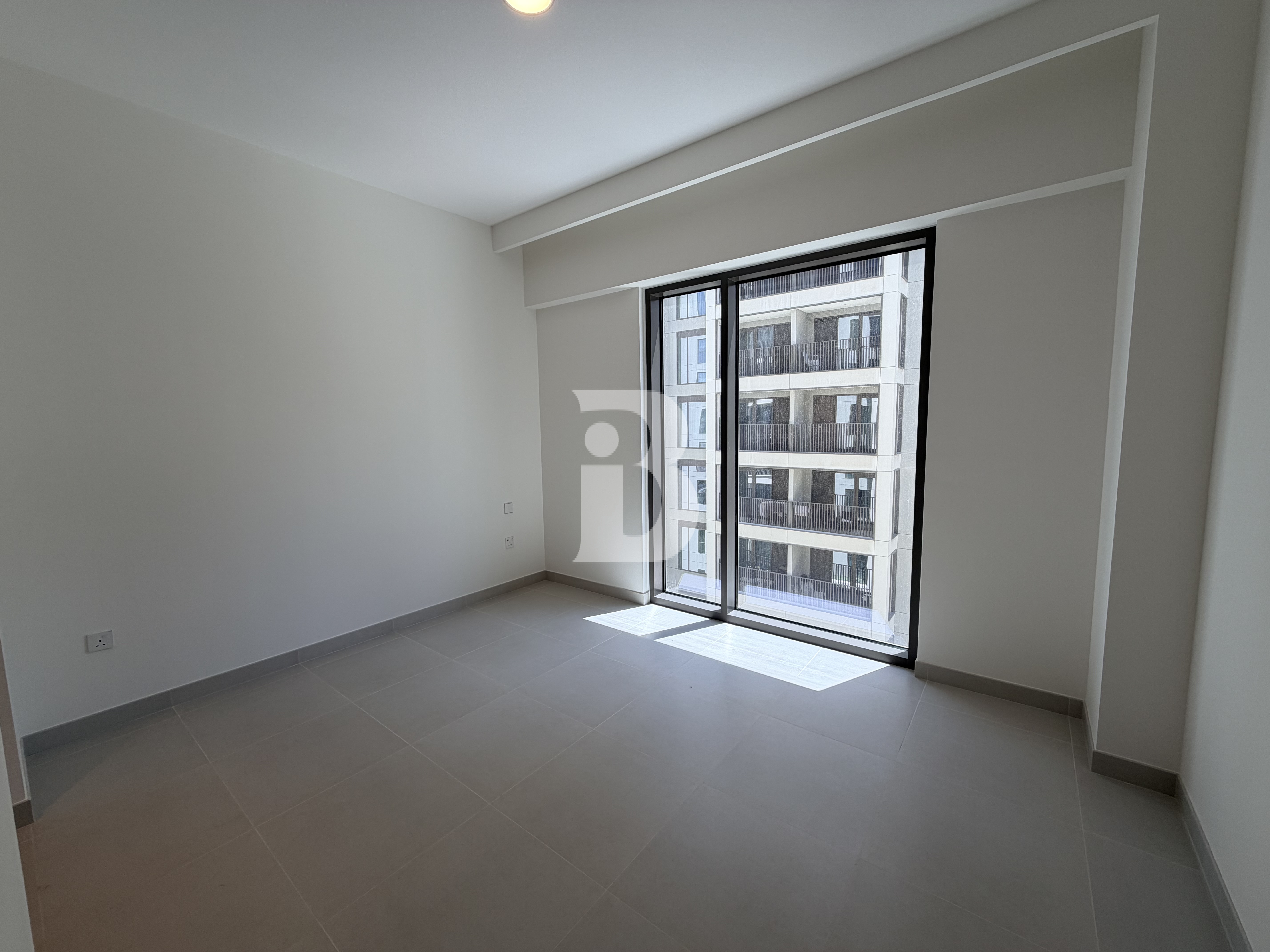 Brand New | Corner Unit | Spacious 6