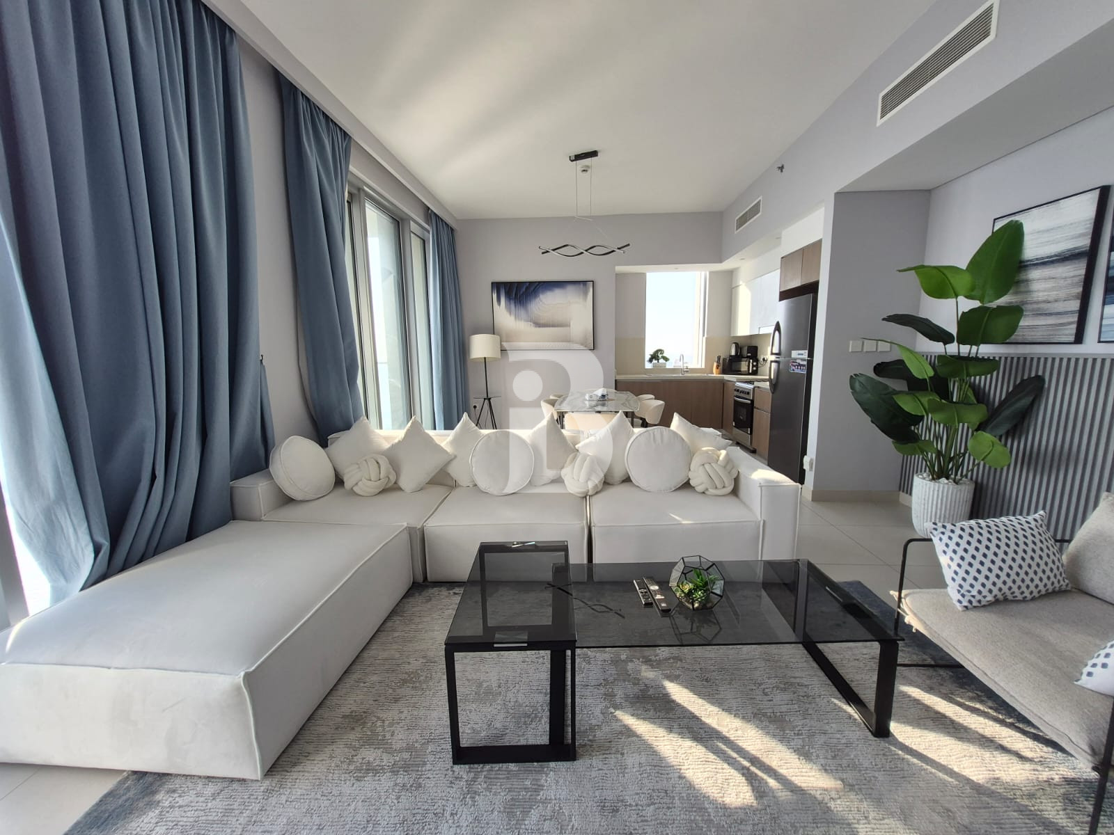 Burj Sea View | Modern Furnished | High Floor 3