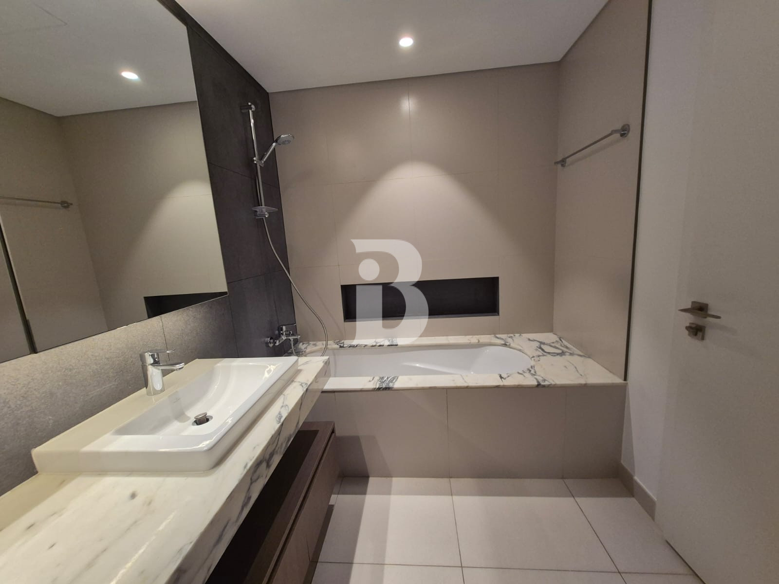 Burj Sea View | Modern Furnished | High Floor 17