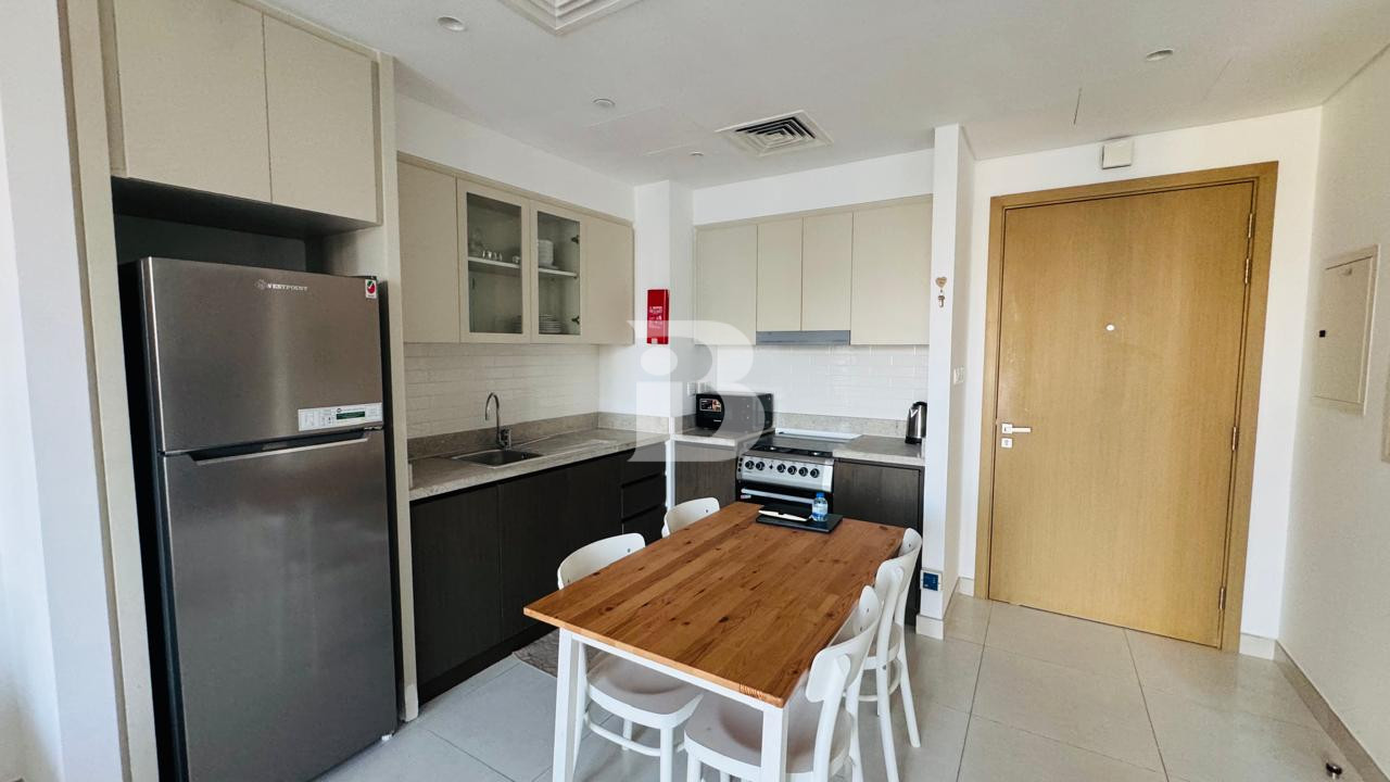 FULLY FURNISHED | READY TO MOVE IN | PARK VIEW 5