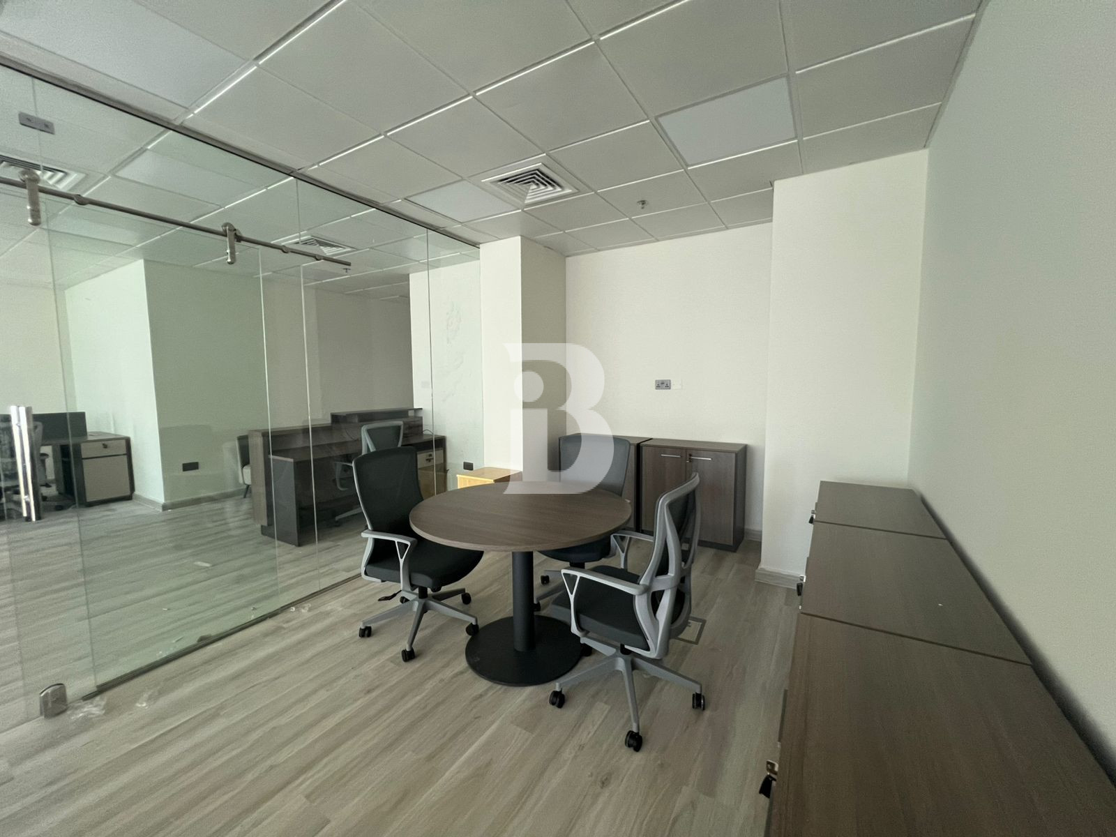 VACANT OFFICE/ NEWLY RENOVATED / CANAL VIEW  / LOW TRAFFIC AREA 4