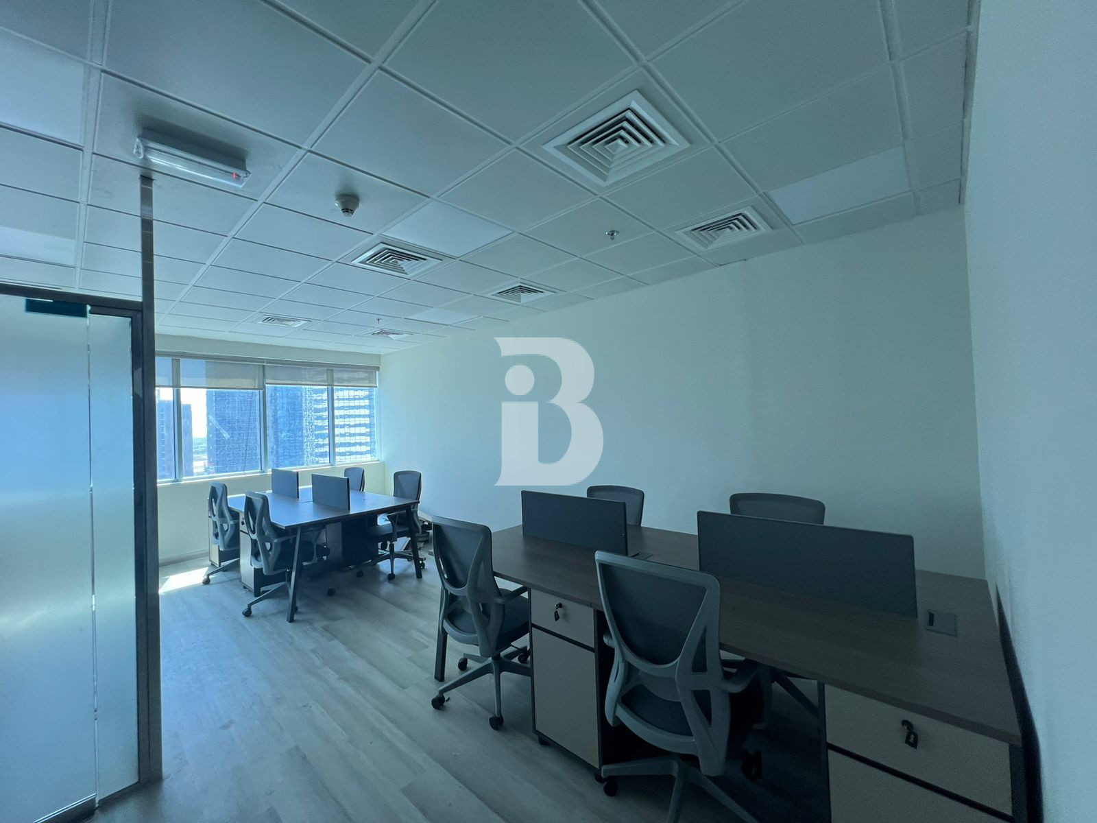 VACANT OFFICE/ NEWLY RENOVATED / CANAL VIEW  / LOW TRAFFIC AREA 6