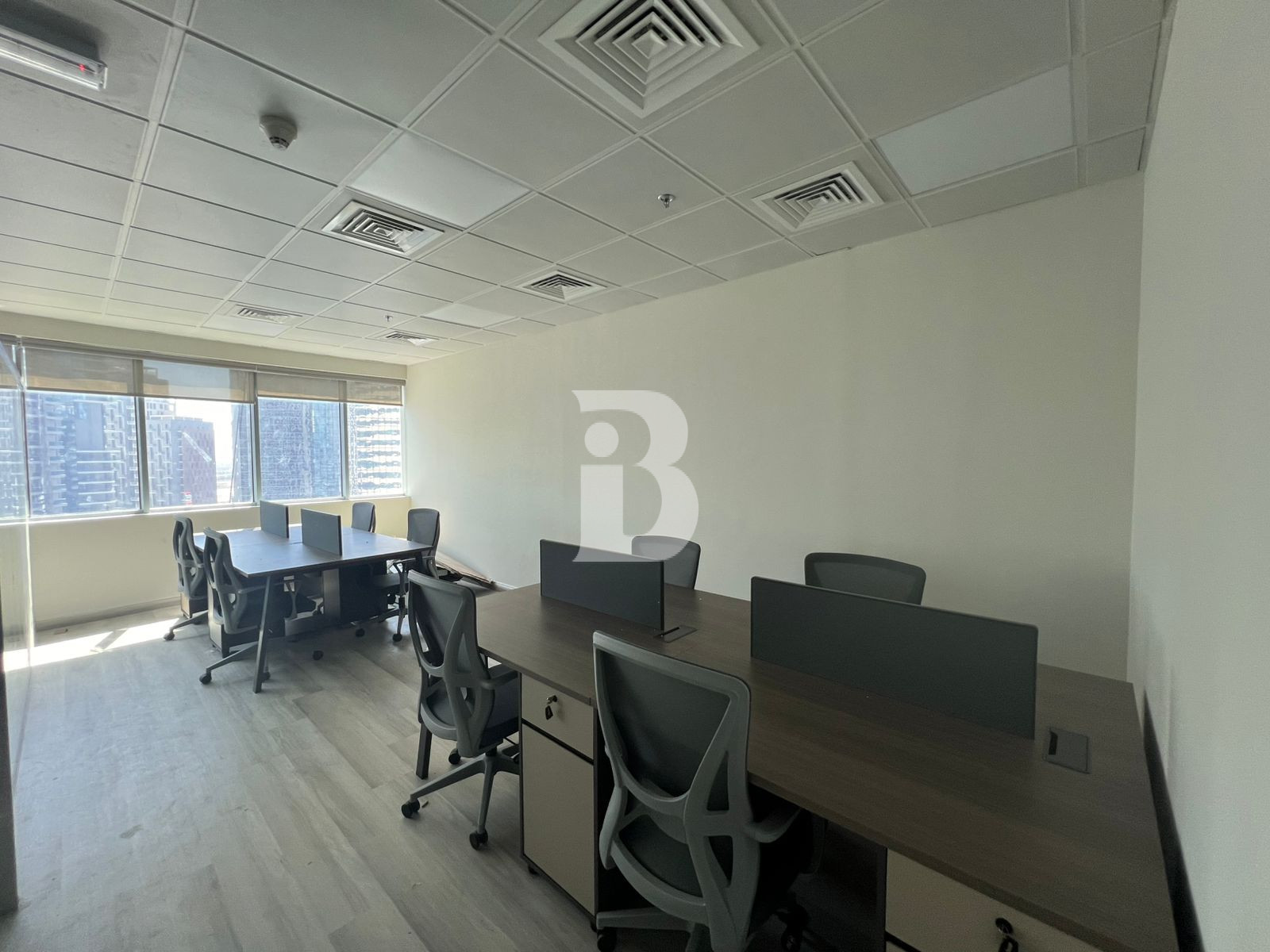 VACANT OFFICE/ NEWLY RENOVATED / CANAL VIEW  / LOW TRAFFIC AREA 9