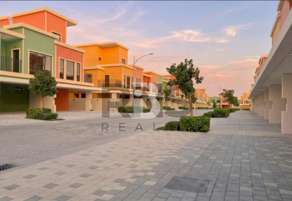 Single Row | Motivated seller | Ready to move in | Great Location 3