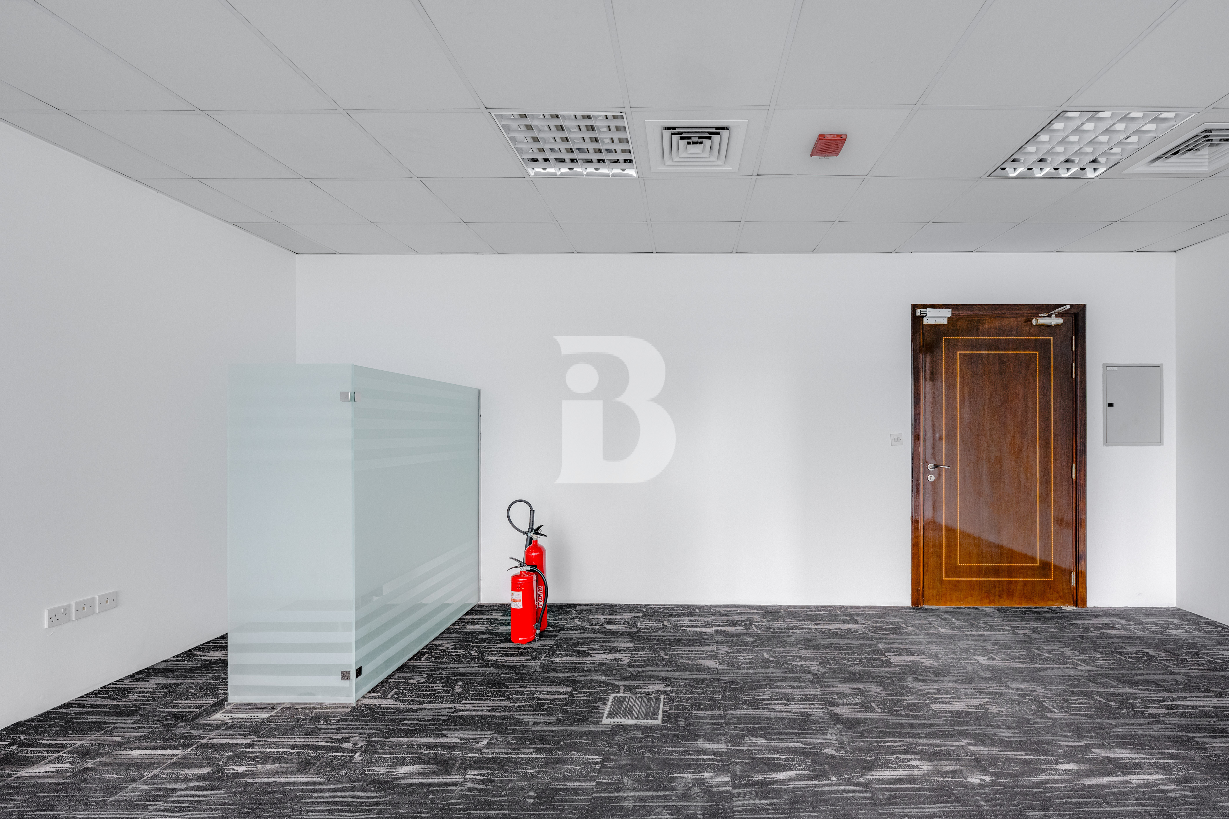 Vacant | Fitted unit | Partitioned 9